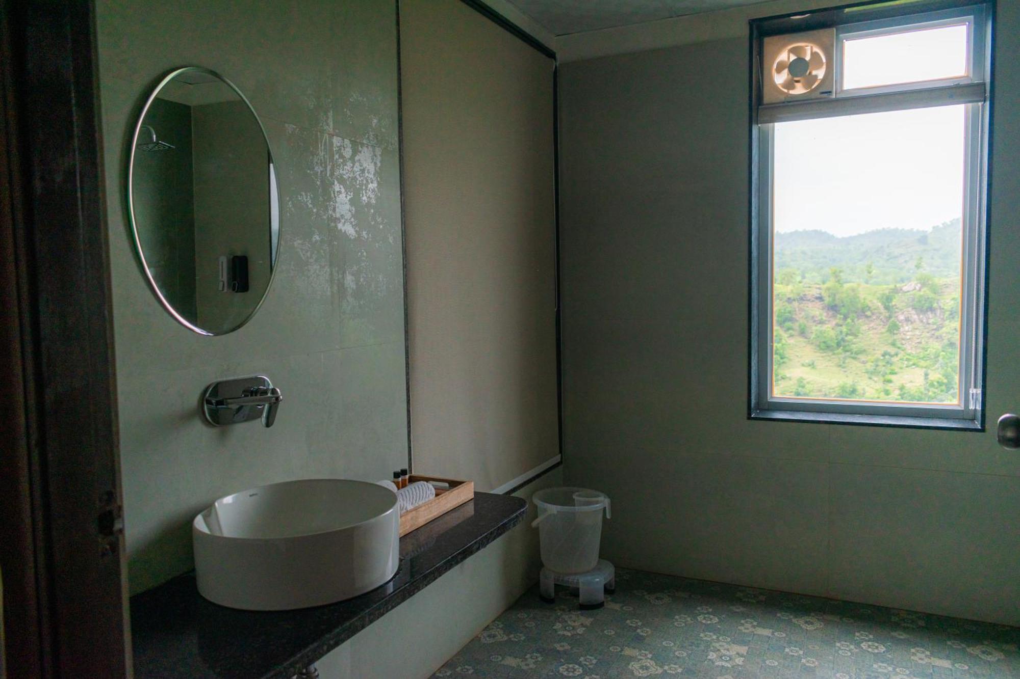 The Sky Imperial Pavoreal Jungle Resort Кумбалгарх Екстериор снимка