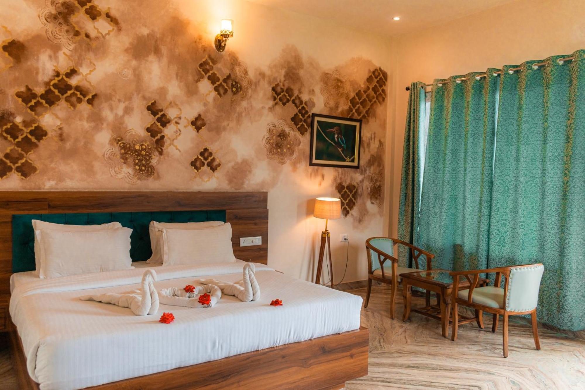The Sky Imperial Pavoreal Jungle Resort Кумбалгарх Екстериор снимка
